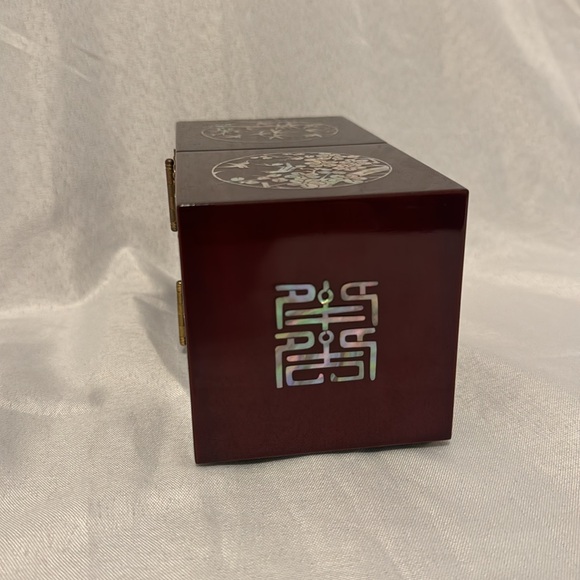 Vintage Asian Red Abalone Inlay Wood Jewelry Box Fold Out Doors - Picture 3 of 6